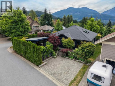 2985 STRANGWAY Place | Squamish British Columbia | Slide Image Thirteen