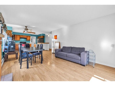 15447 92A Avenue | Surrey British Columbia | Slide Image Ten