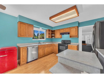 15447 92A Avenue | Surrey British Columbia | Slide Image Eleven
