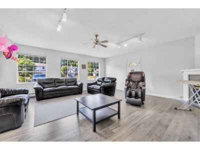 15447 92A Avenue | Surrey British Columbia | Slide Image Five