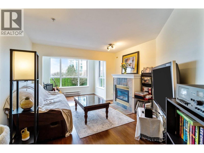 155 3RD Street North Vancouver British Columbia, V7L 1E5 - 2 Bedrooms Condo For Sale