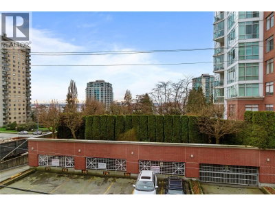 155 3RD Street | North Vancouver British Columbia | Slide Image Seventeen
