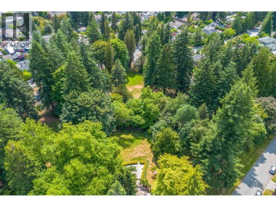 106 KINGS Road | North Vancouver British Columbia | Slide Image Thirty-five