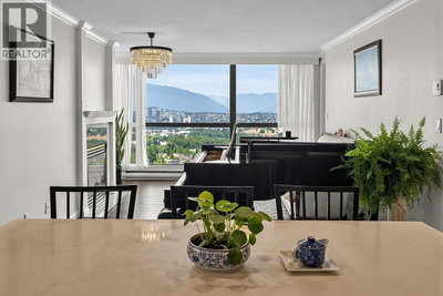 5899 WILSON Avenue | Burnaby British Columbia | Slide Image Nine