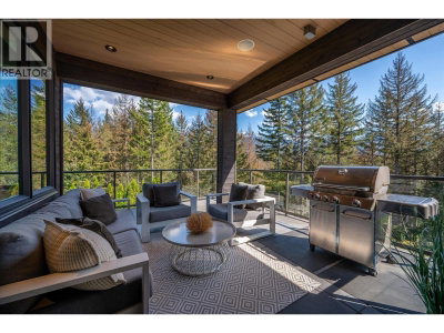 8206 MOUNTAIN VIEW Drive | Whistler British Columbia | Slide Image Thirteen