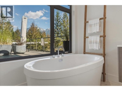 8206 MOUNTAIN VIEW Drive | Whistler British Columbia | Slide Image Twenty-seven
