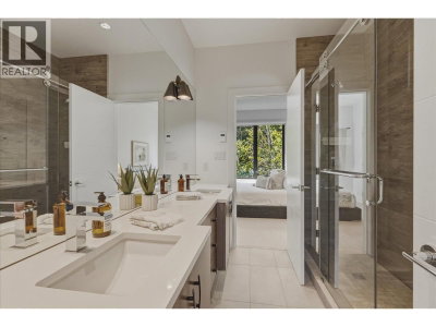 8206 MOUNTAIN VIEW Drive | Whistler British Columbia | Slide Image Thirty-two