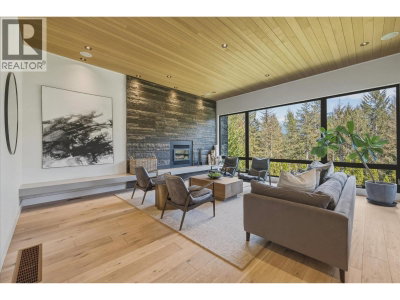 8206 MOUNTAIN VIEW Drive | Whistler British Columbia | Slide Image Six