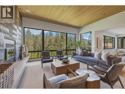 8206 MOUNTAIN VIEW Drive | Whistler British Columbia | Slide Image Seven