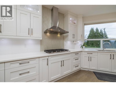 1025 RANCH PARK Way | Coquitlam British Columbia | Slide Image Fifteen