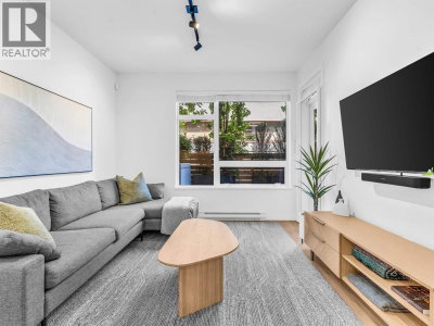 3018 ST. GEORGE Street | Port Moody British Columbia | Slide Image Seven