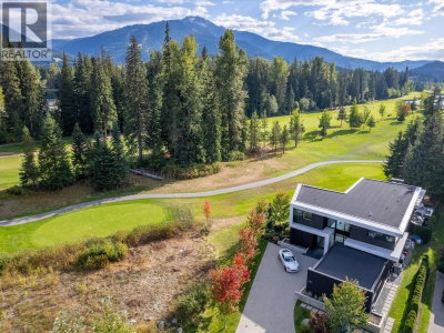 8080 CYPRESS Place | Whistler British Columbia | Slide Image Thirty-seven