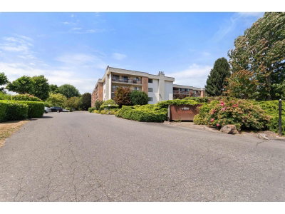 45650 MCINTOSH Drive | Chilliwack British Columbia | Slide Image Three