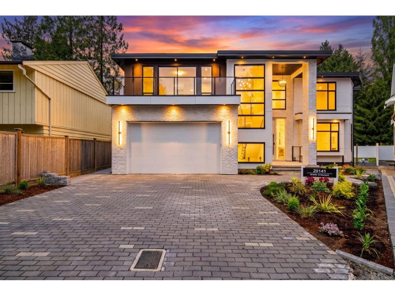 20141 GRADE Crescent Langley British Columbia, V3A 4J5 - 8 Bedrooms Home For Sale