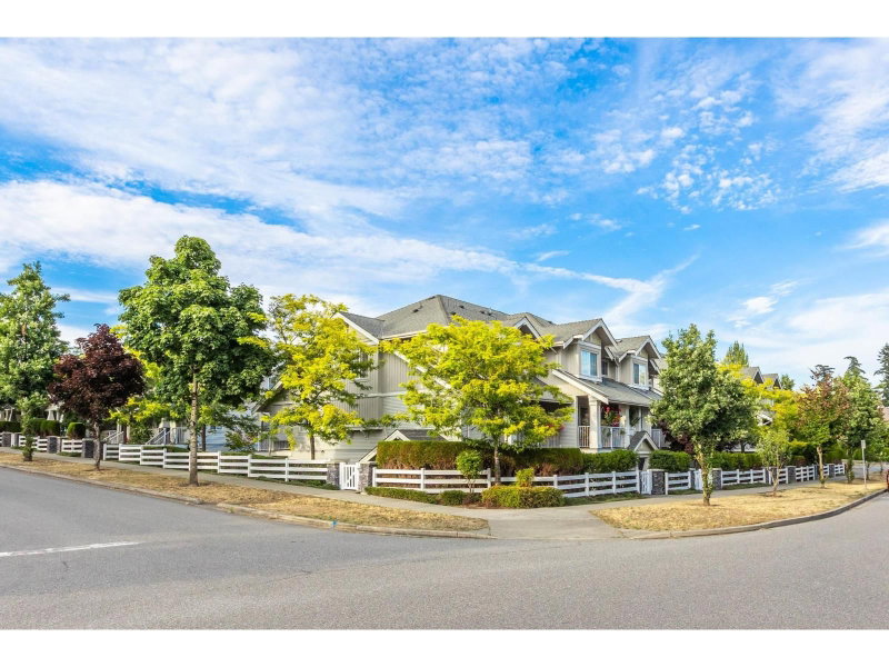 6568 193B Street Surrey British Columbia, V4N 5S2 - 3 Bedrooms Condo For Sale