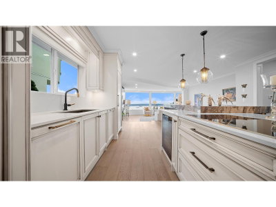 1439 CHIPPENDALE Road | West Vancouver British Columbia | Slide Image Thirteen