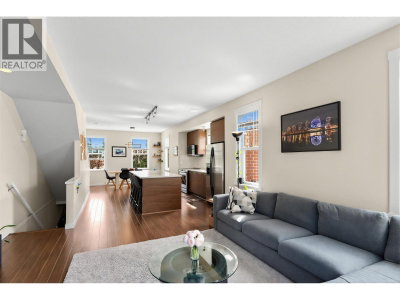 2495 DAVIES Avenue | Port Coquitlam British Columbia | Slide Image Four