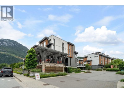 39767 GOVERNMENT Road | Squamish British Columbia | Slide Image Thirty