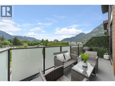 39767 GOVERNMENT Road | Squamish British Columbia | Slide Image Nine