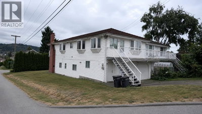 11 STRATFORD Avenue | Burnaby British Columbia | Slide Image Three