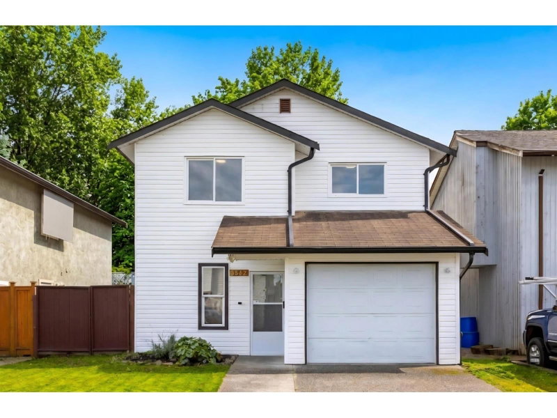 8542 MCCUTCHEON Avenue Chilliwack British Columbia, V2P 7K7 - 3 Bedrooms Home For Sale