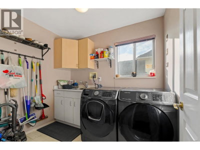 1512 EAGLE MOUNTAIN Drive | Coquitlam British Columbia | Slide Image Nineteen