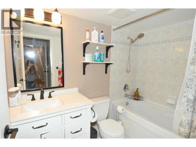 5888 DOVER Crescent | Richmond British Columbia | Slide Image Thirteen