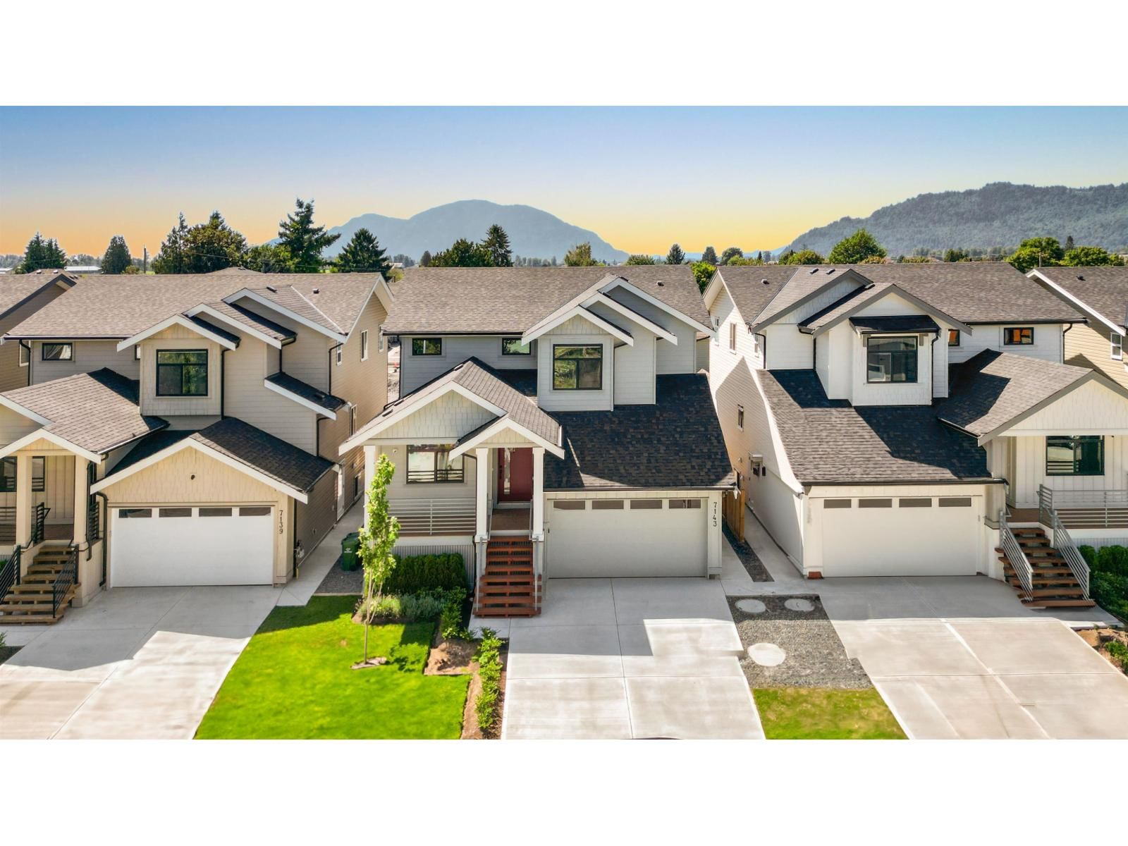 7143 ELWOOD Drive, Chilliwack, British Columbia V2R 1G8