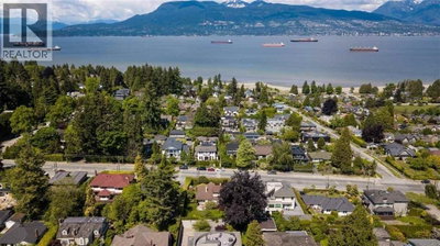 4674 4TH Avenue | Vancouver British Columbia | Slide Image One
