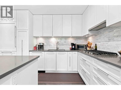 3911 CATES LANDING Way | North Vancouver British Columbia | Slide Image Eight