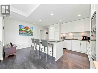 3911 CATES LANDING Way | North Vancouver British Columbia | Slide Image Nine