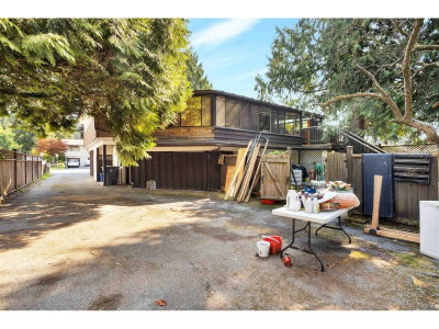 9533 139 Street | Surrey British Columbia | Slide Image Six