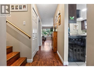 461 CARLSEN Place | Port Moody British Columbia | Slide Image Three