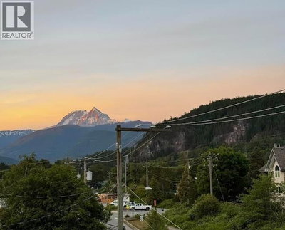 38142 CLEVELAND Avenue | Squamish British Columbia | Slide Image Nineteen