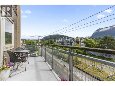 38142 CLEVELAND Avenue | Squamish British Columbia | Slide Image Two
