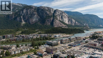 38142 CLEVELAND Avenue | Squamish British Columbia | Slide Image Twenty-five