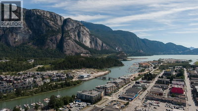 38142 CLEVELAND Avenue | Squamish British Columbia | Slide Image Twenty-seven