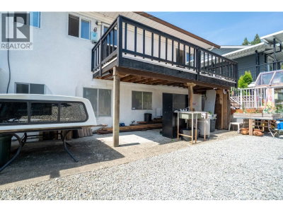 2930 SEFTON Street | Port Coquitlam British Columbia | Slide Image Three