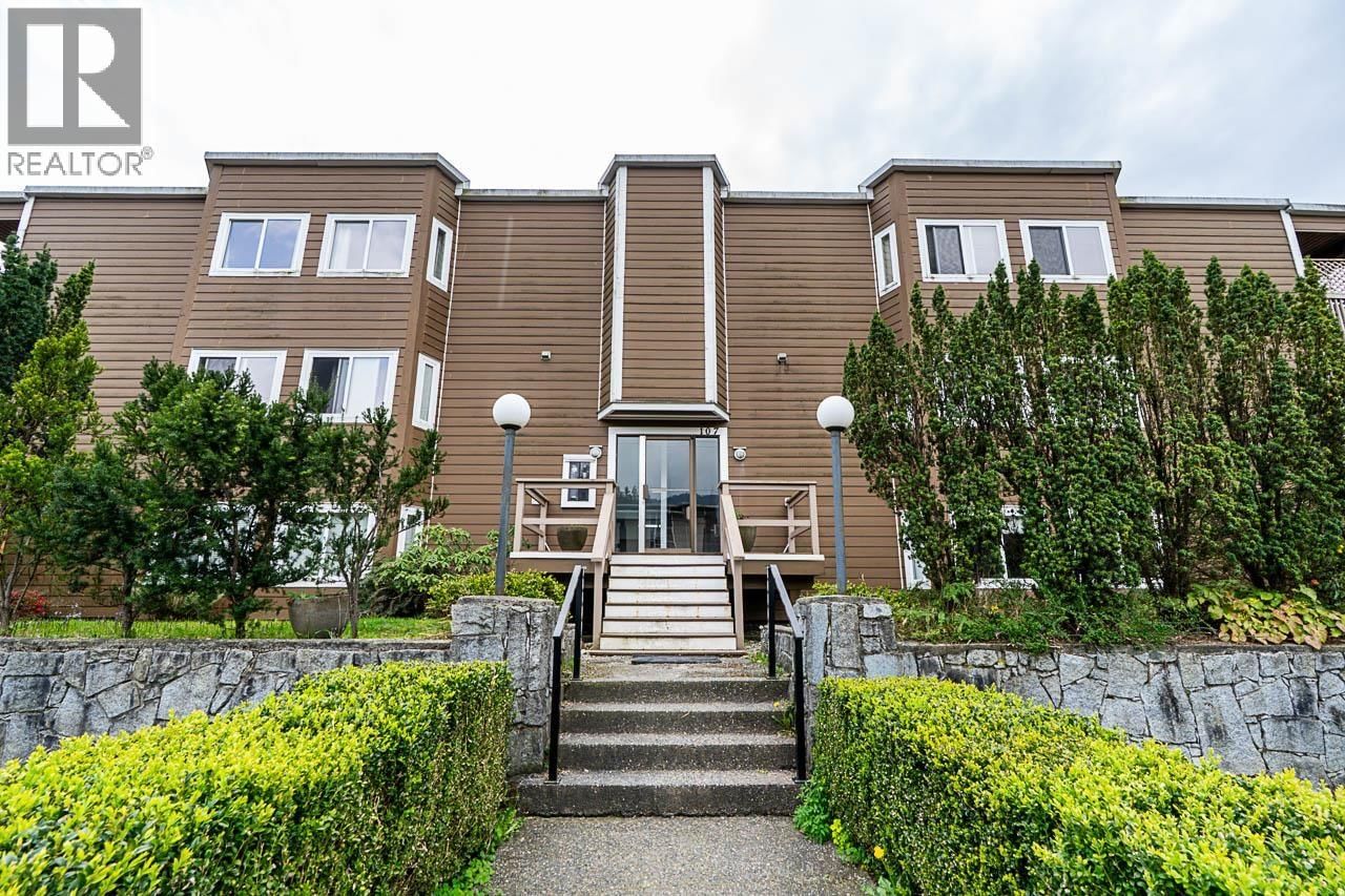 107 27TH Street, North Vancouver, British Columbia V7N 4G5