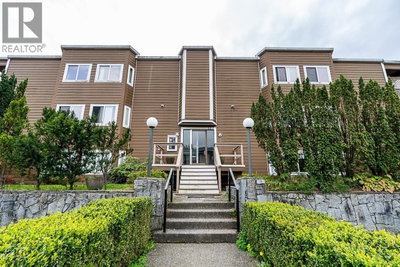 107 27TH Street | North Vancouver British Columbia | Slide Image One