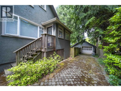 4655 6TH Avenue | Vancouver British Columbia | Slide Image Thirty