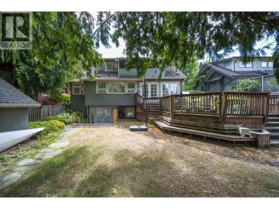 4655 6TH Avenue | Vancouver British Columbia | Slide Image Thirty-two