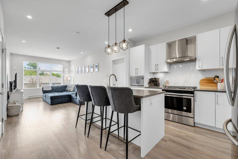 15436 31 Avenue Surrey British Columbia, V3Z 1H3 - 2 Bedrooms Condo For Sale