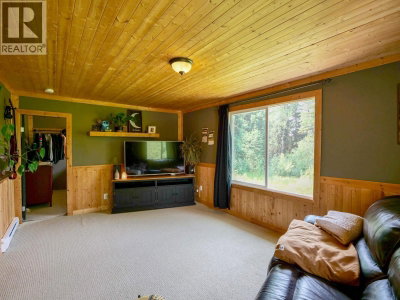 3861 HILLCREST Road | Quesnel British Columbia | Slide Image Four