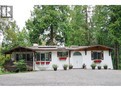 25855 112 Avenue | Maple Ridge British Columbia | Slide Image Two