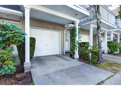 8775 161 Street | Surrey British Columbia | Slide Image Four