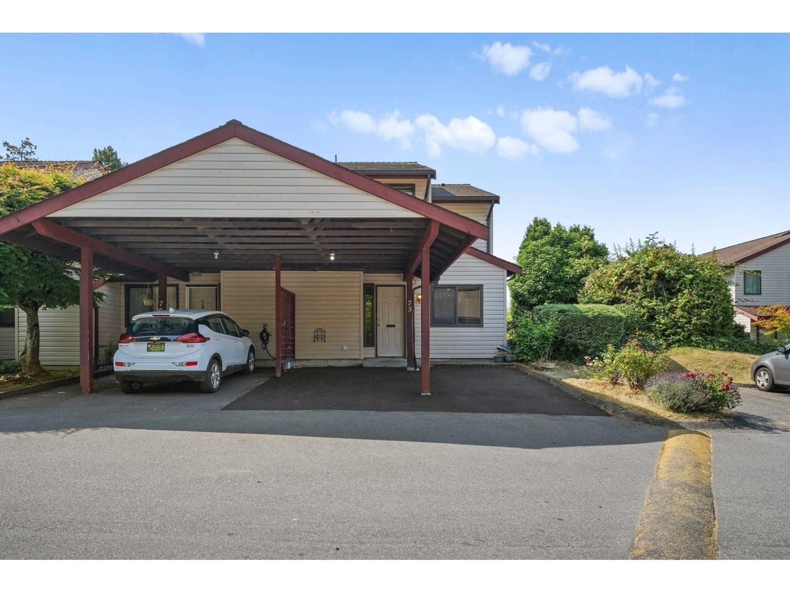 13880 74 Avenue, Surrey, British Columbia V3W 7E6