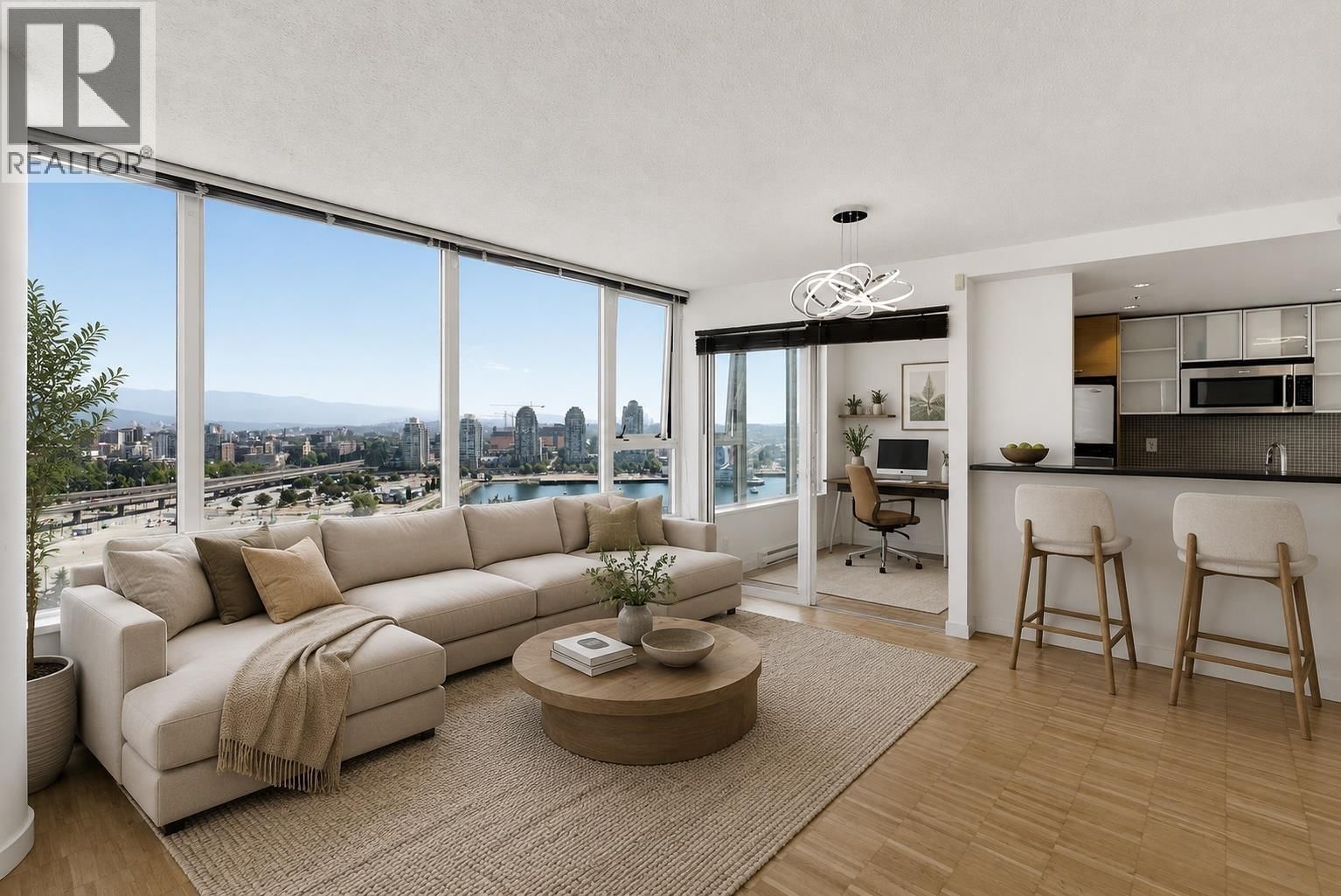 33 SMITHE Street, Vancouver, British Columbia V6B 0B5
