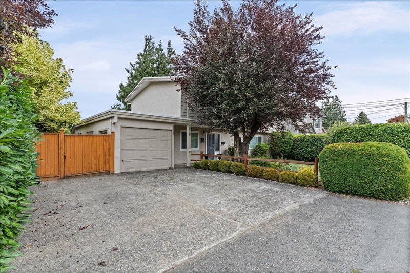 46359 CHILLIWACK CENTRAL Road Chilliwack British Columbia, V2P 1J7 - 4 Bedrooms Home For Sale