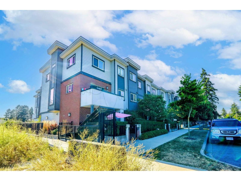 7247 140 Street Surrey British Columbia, V3W 1K8 - 3 Bedrooms Condo For Sale